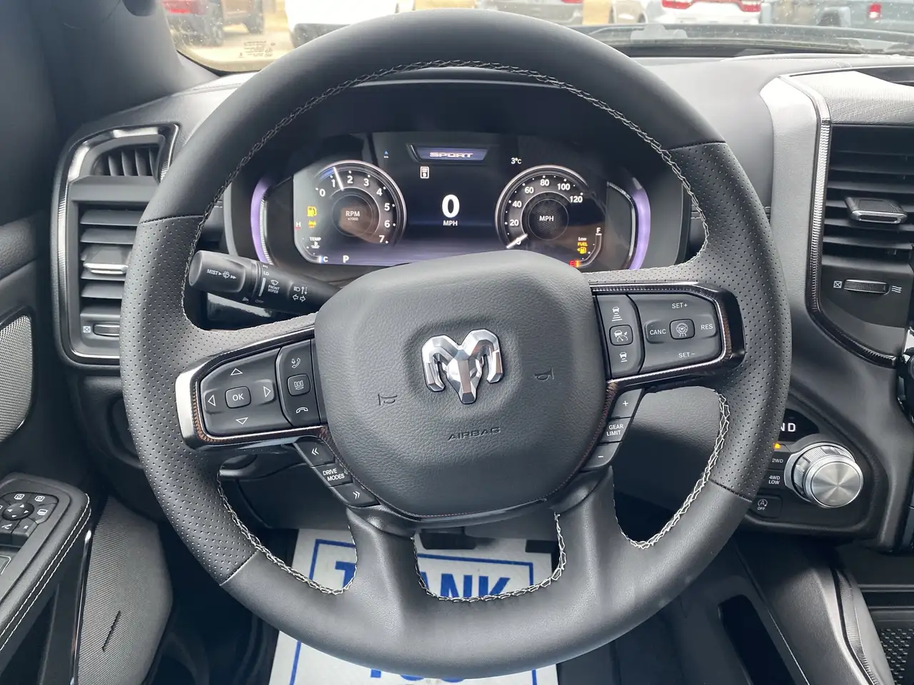 RAM 1500 снимка RAM 1500