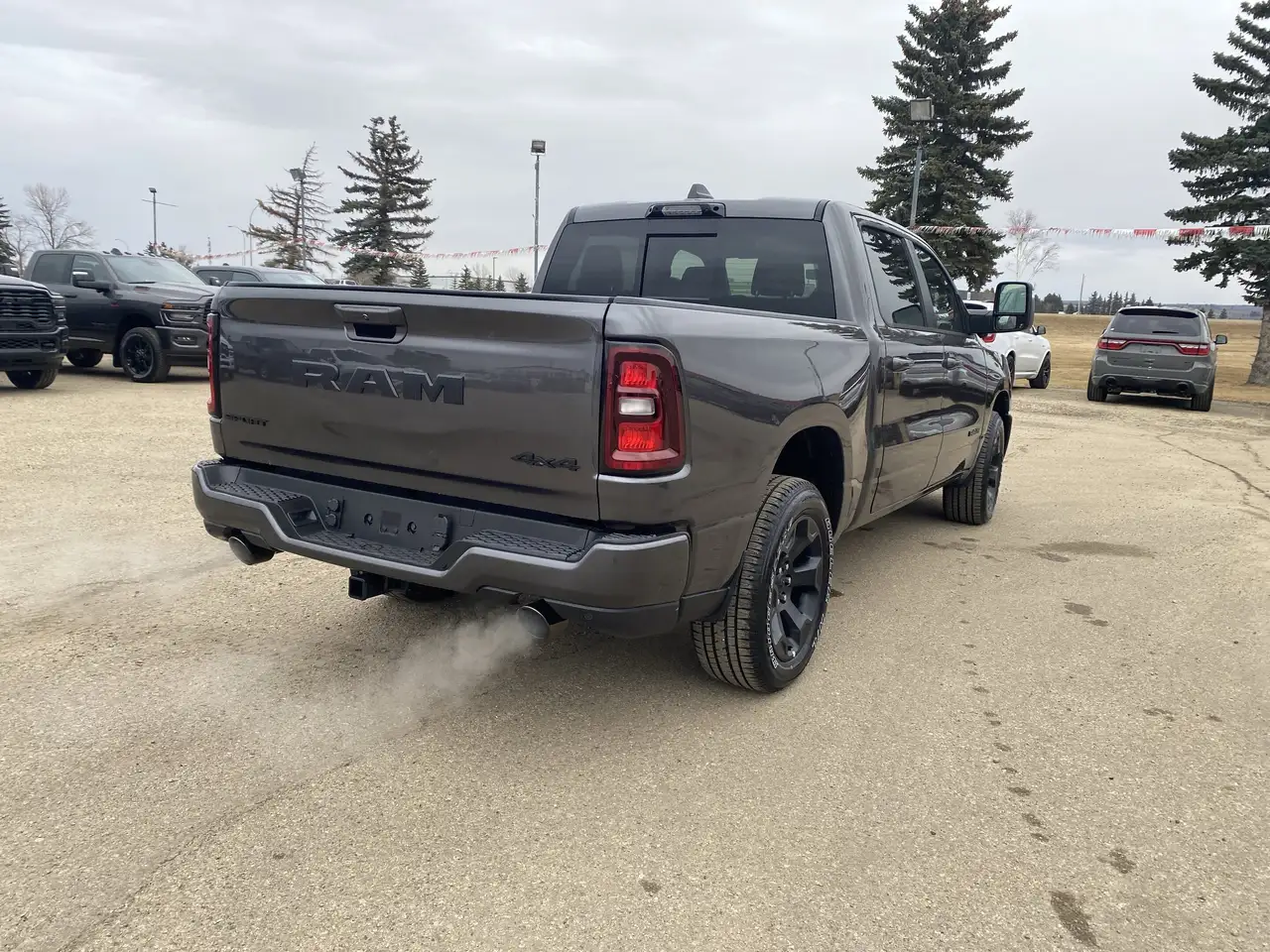 RAM 1500 снимка RAM 1500