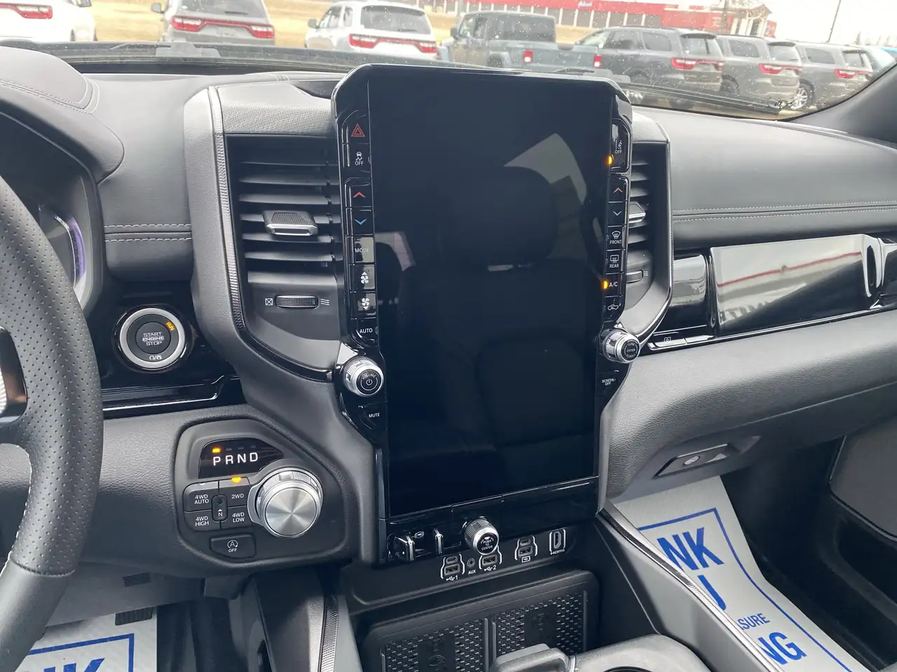 RAM 1500 снимка RAM 1500