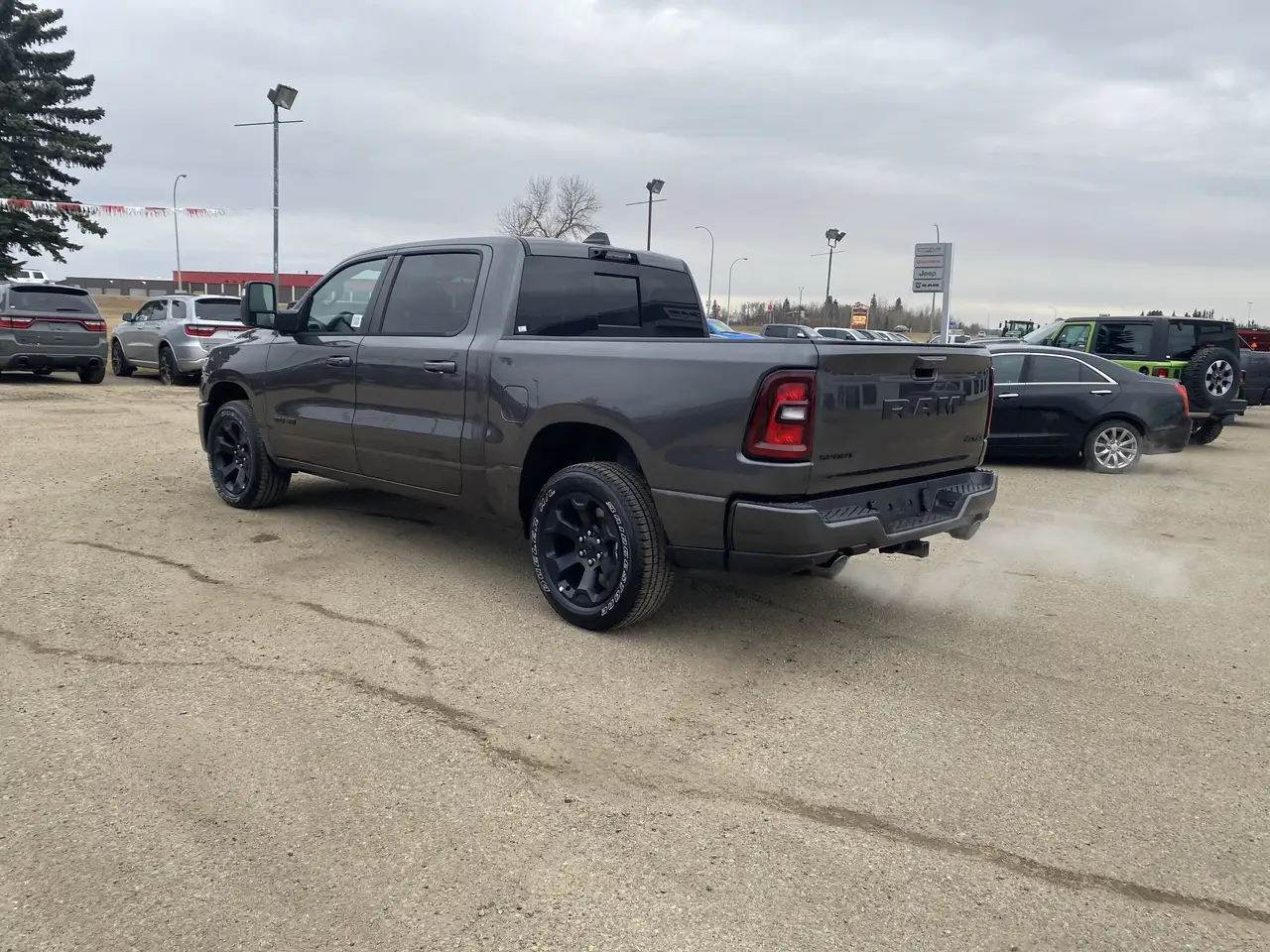 RAM 1500 снимка RAM 1500