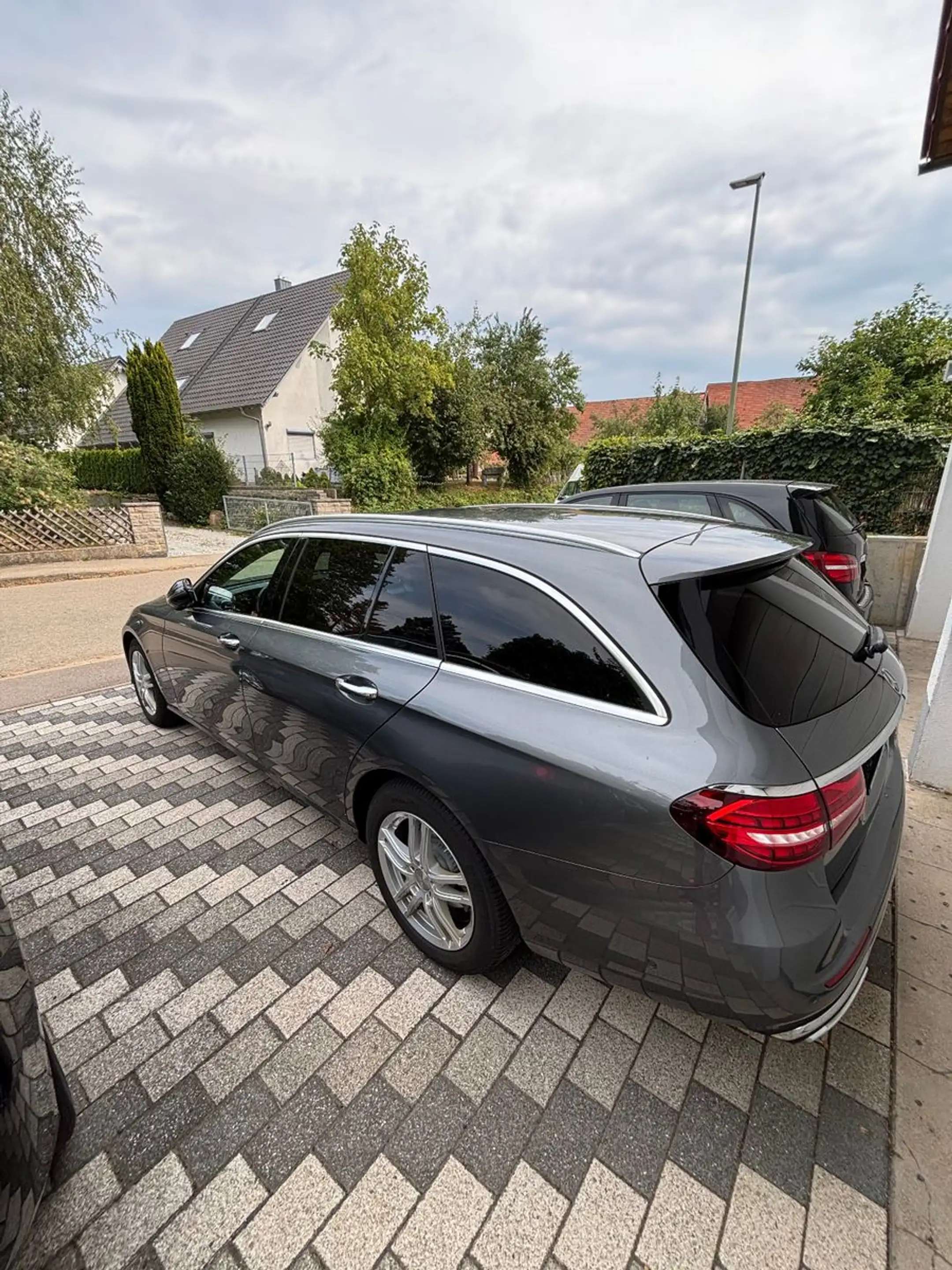 Mercedes-Benz E 220 d T Modell AVANTGARDE — photo 7