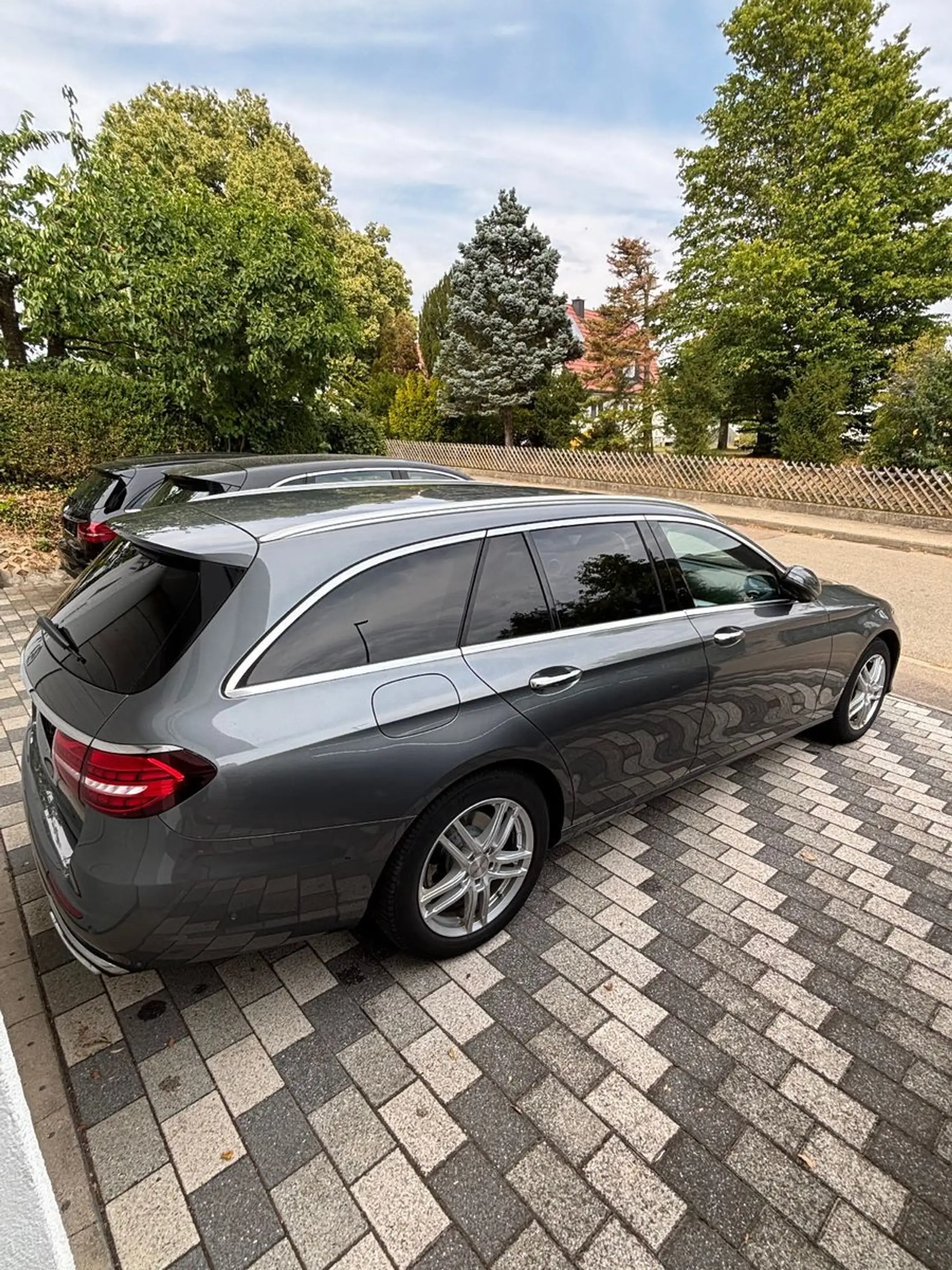 Mercedes-Benz E 220 d T Modell AVANTGARDE — photo 6