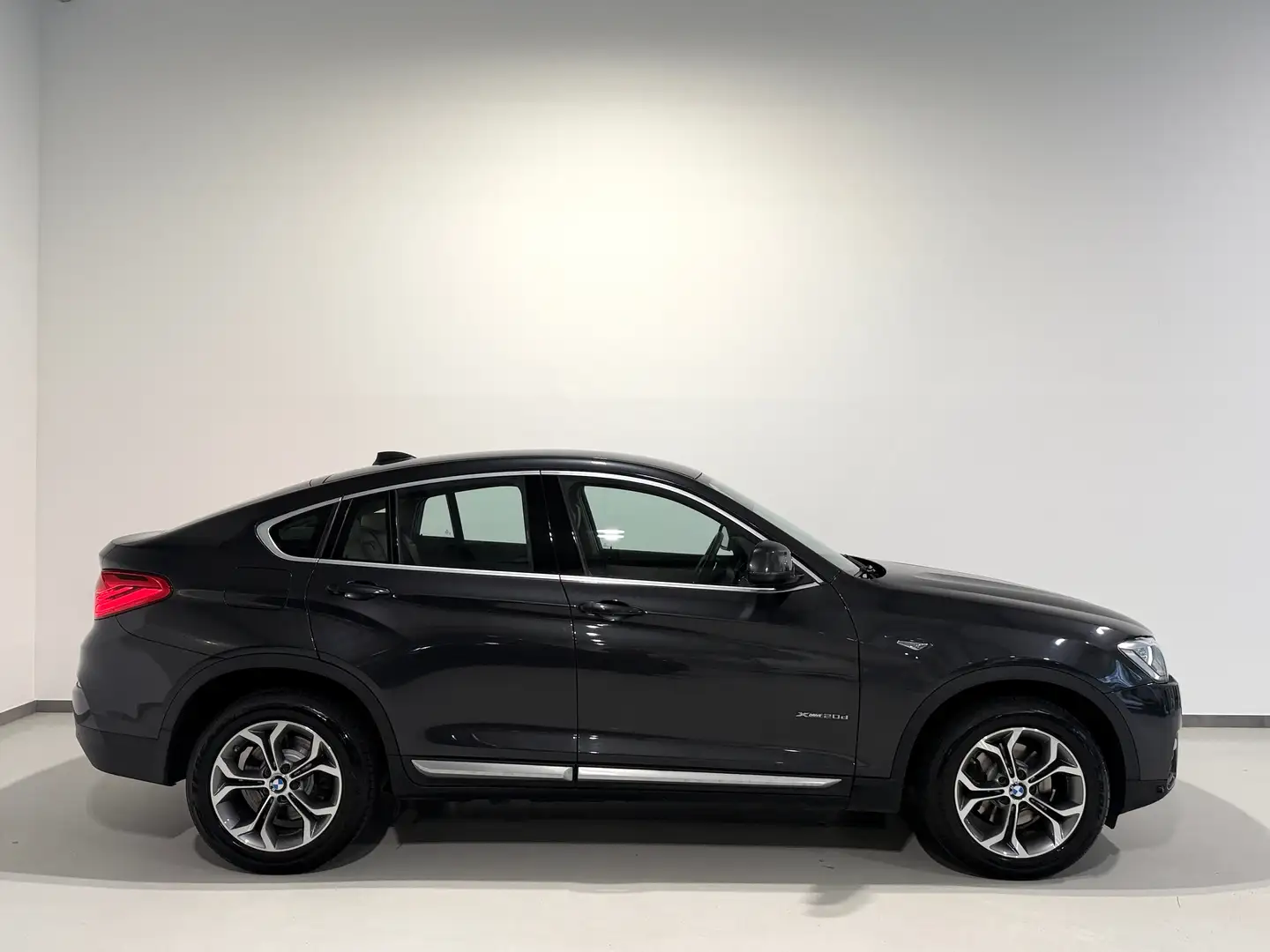 BMW X4 xDrive20D Aut/X-Line/NaviPRO/AHK/Kamera/Kurvenlich Grau - 2