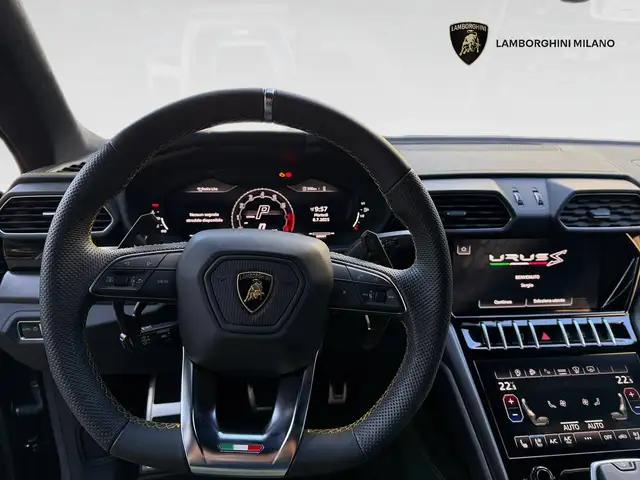 Lamborghini Urus view 12