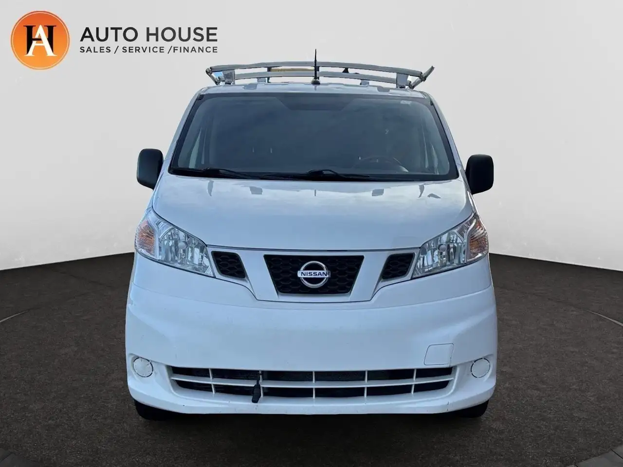 Nissan NV200 снимка Nissan NV200