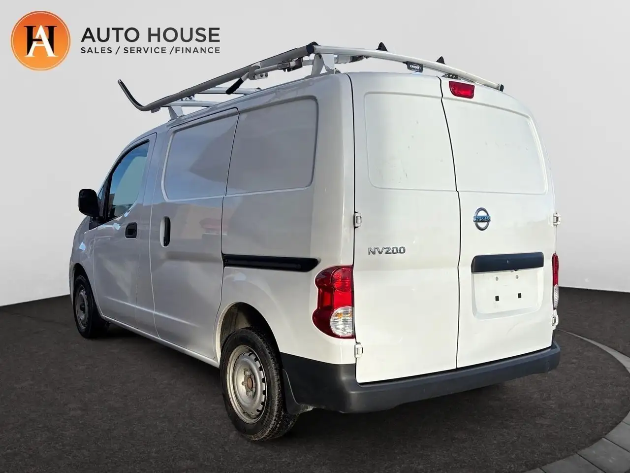 Nissan NV200 снимка Nissan NV200