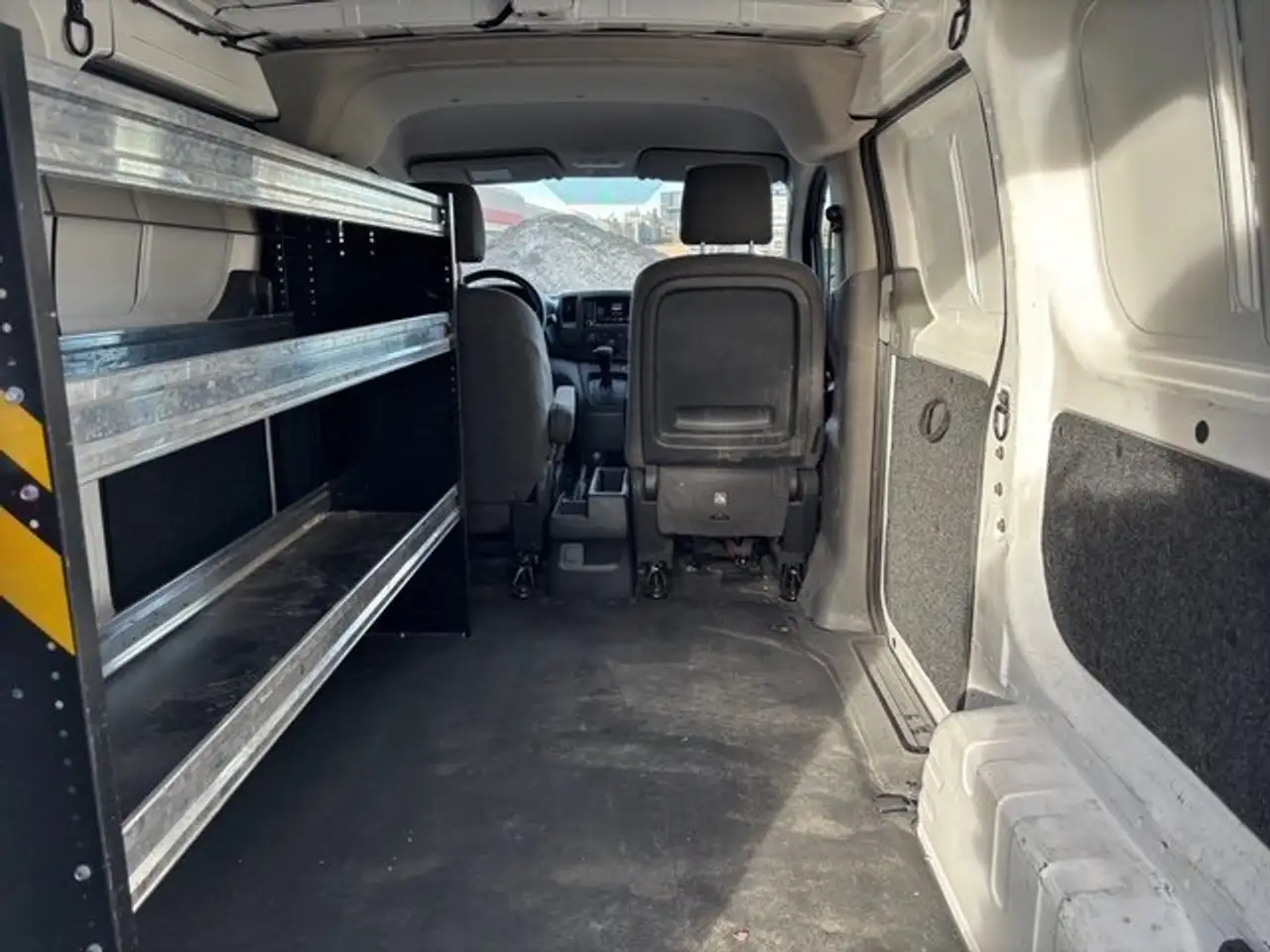Nissan NV200 снимка Nissan NV200