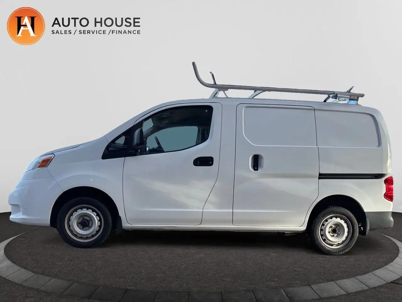 Nissan NV200 снимка Nissan NV200