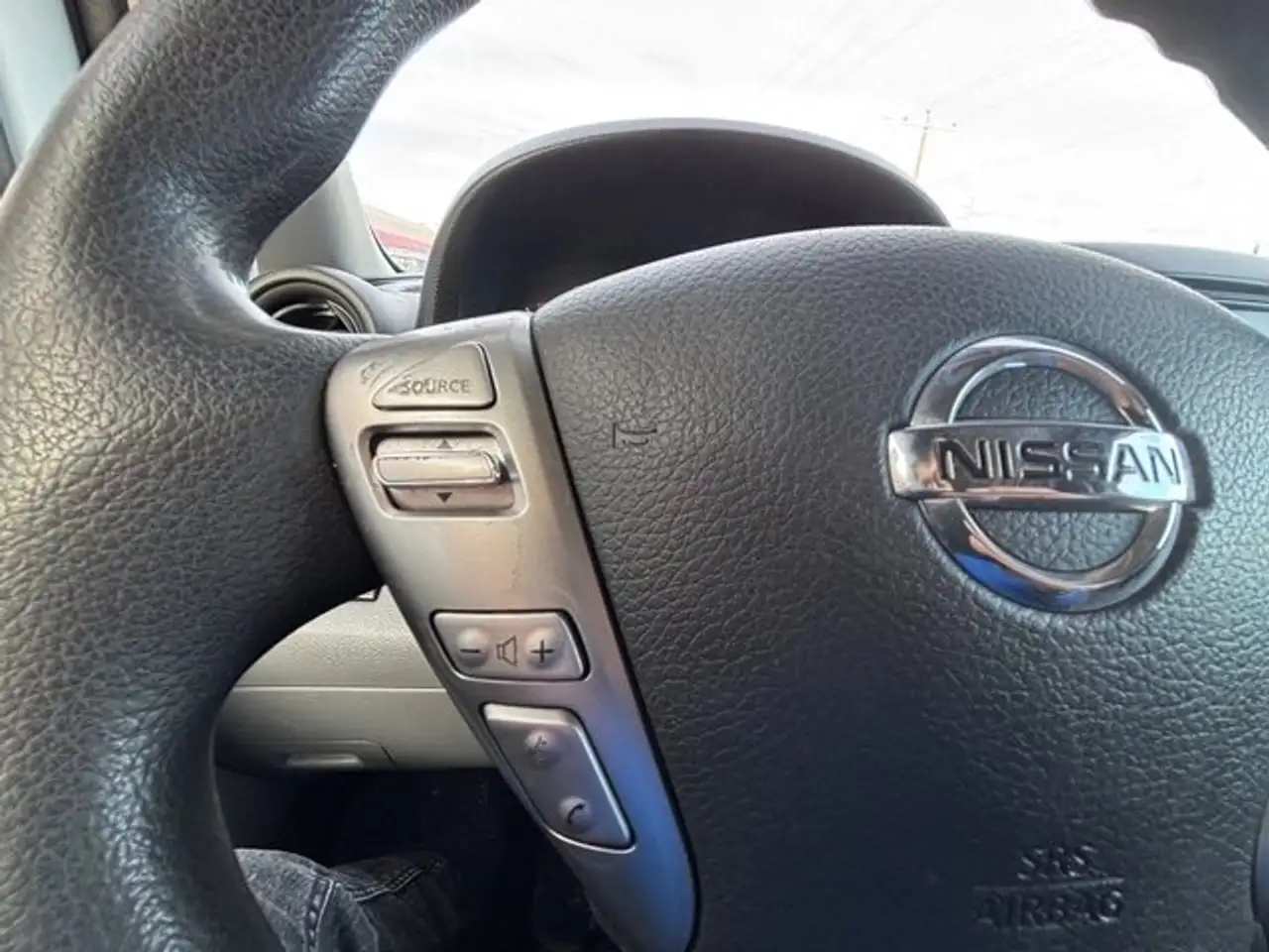 Nissan NV200 снимка Nissan NV200