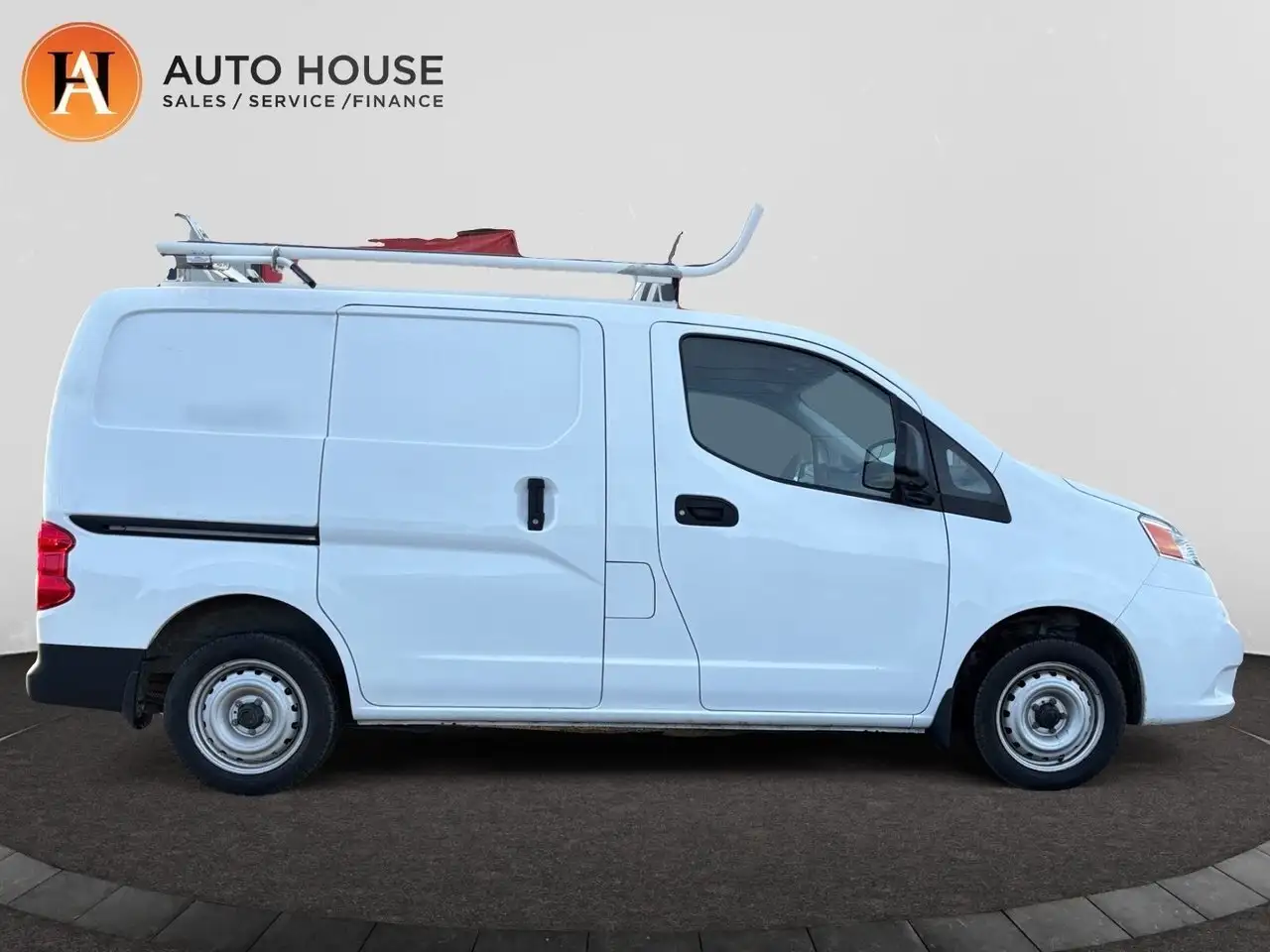 Nissan NV200 снимка Nissan NV200