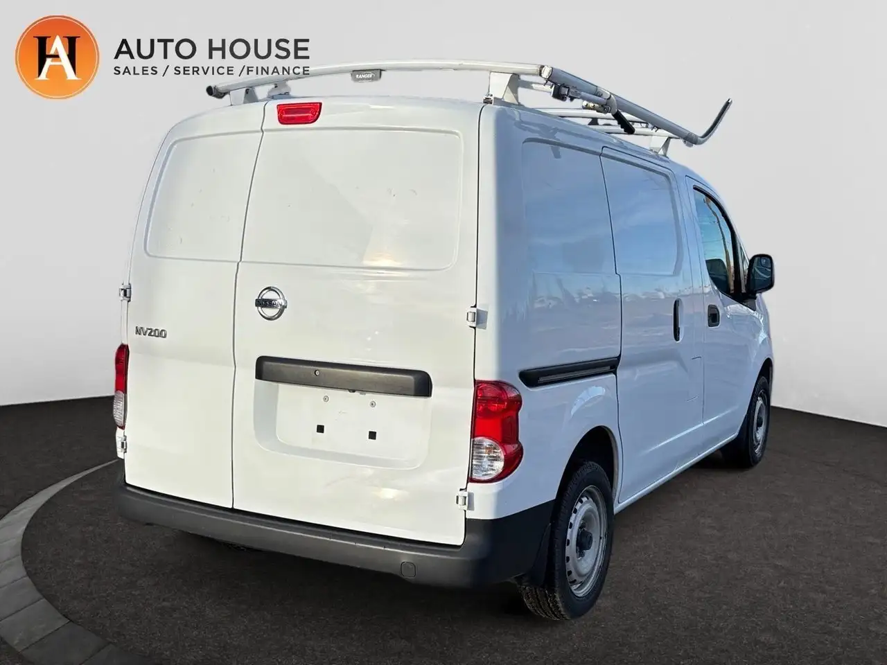 Nissan NV200 снимка Nissan NV200