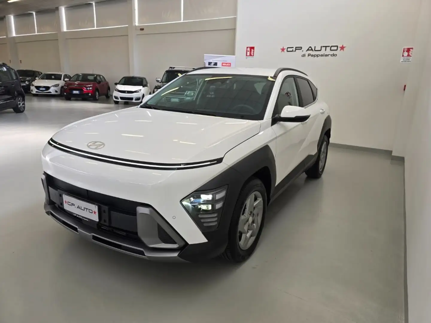 Hyundai KONA 1.0 T-GDI Hybrid 48V iMT Xline Bianco - 2