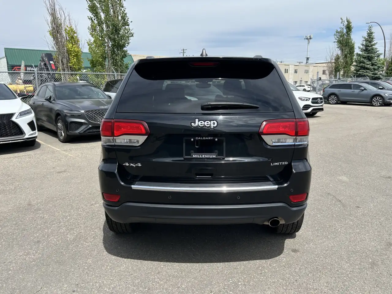 Jeep Grand Cherokee снимка Jeep Grand Cherokee