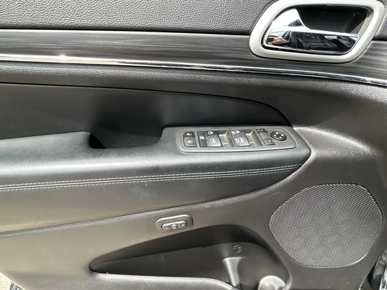 Jeep Grand Cherokee снимка Jeep Grand Cherokee