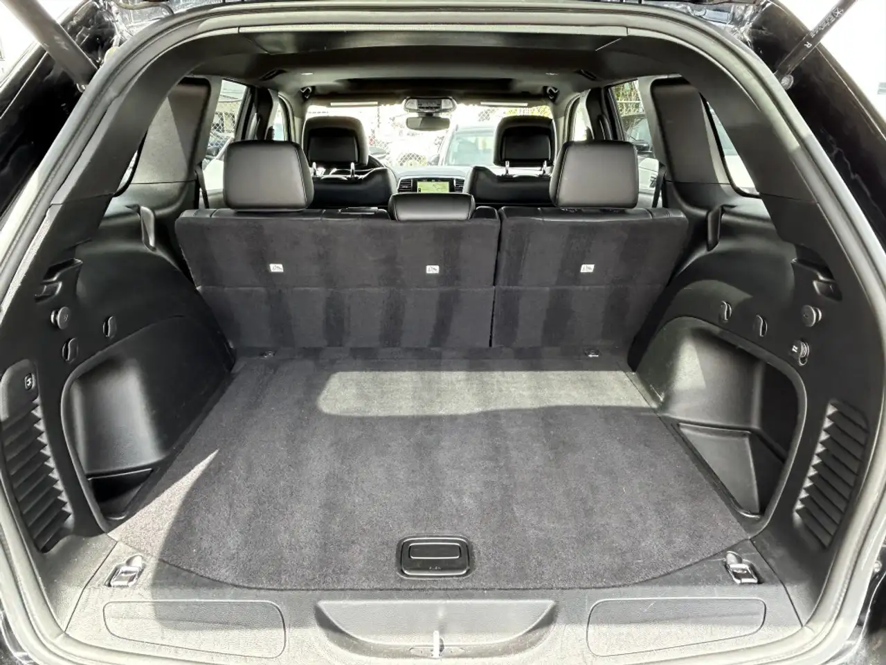 Jeep Grand Cherokee снимка Jeep Grand Cherokee