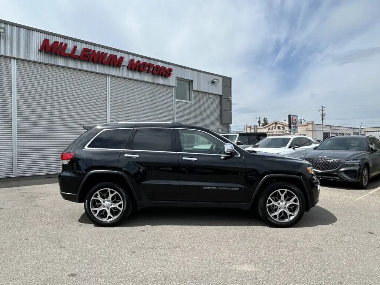 Jeep Grand Cherokee снимка Jeep Grand Cherokee