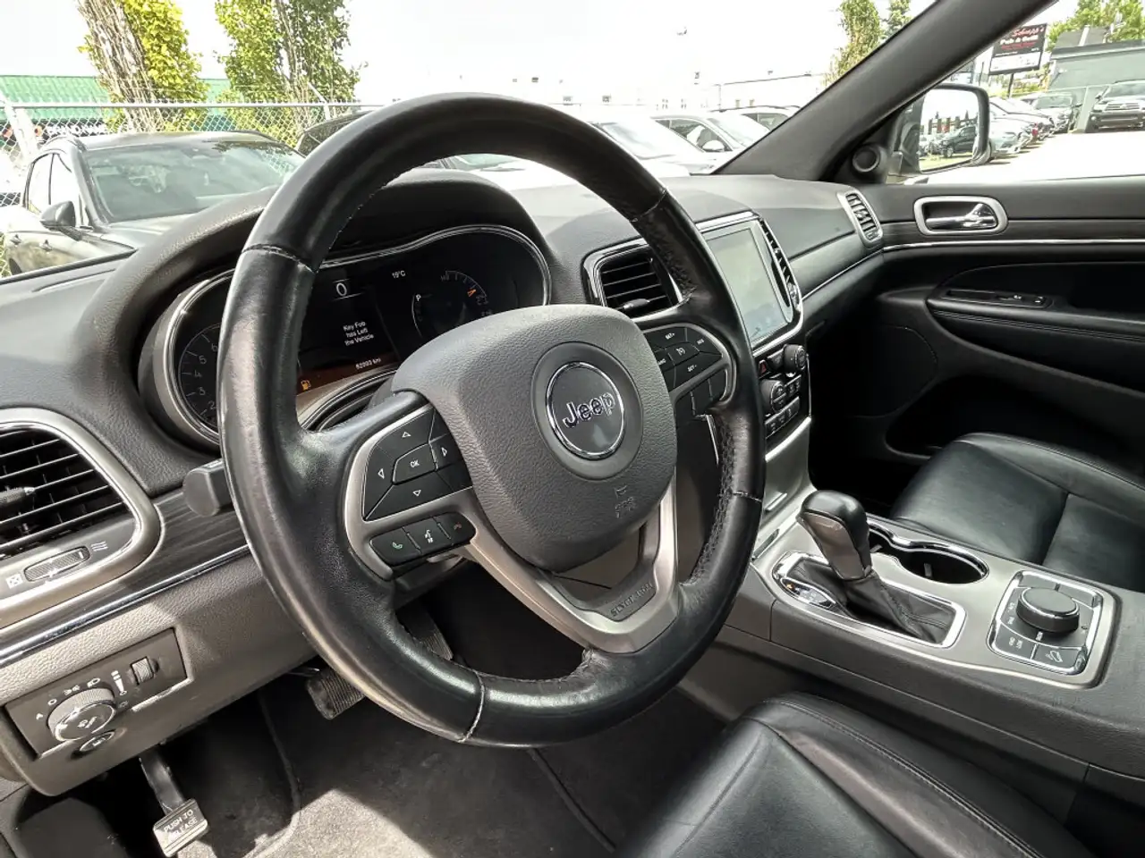 Jeep Grand Cherokee снимка Jeep Grand Cherokee