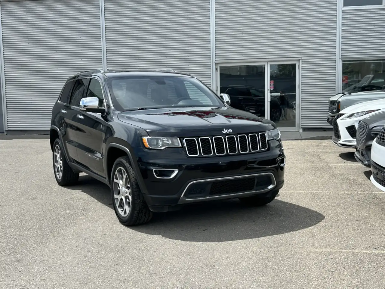 Jeep Grand Cherokee снимка Jeep Grand Cherokee