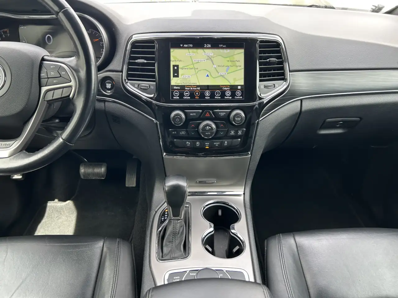 Jeep Grand Cherokee снимка Jeep Grand Cherokee