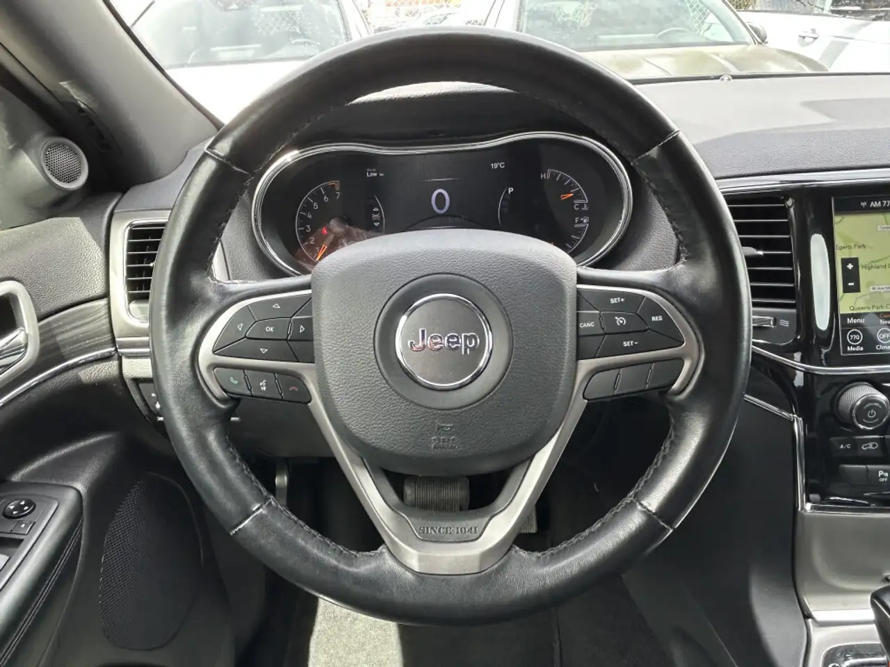 Jeep Grand Cherokee снимка Jeep Grand Cherokee