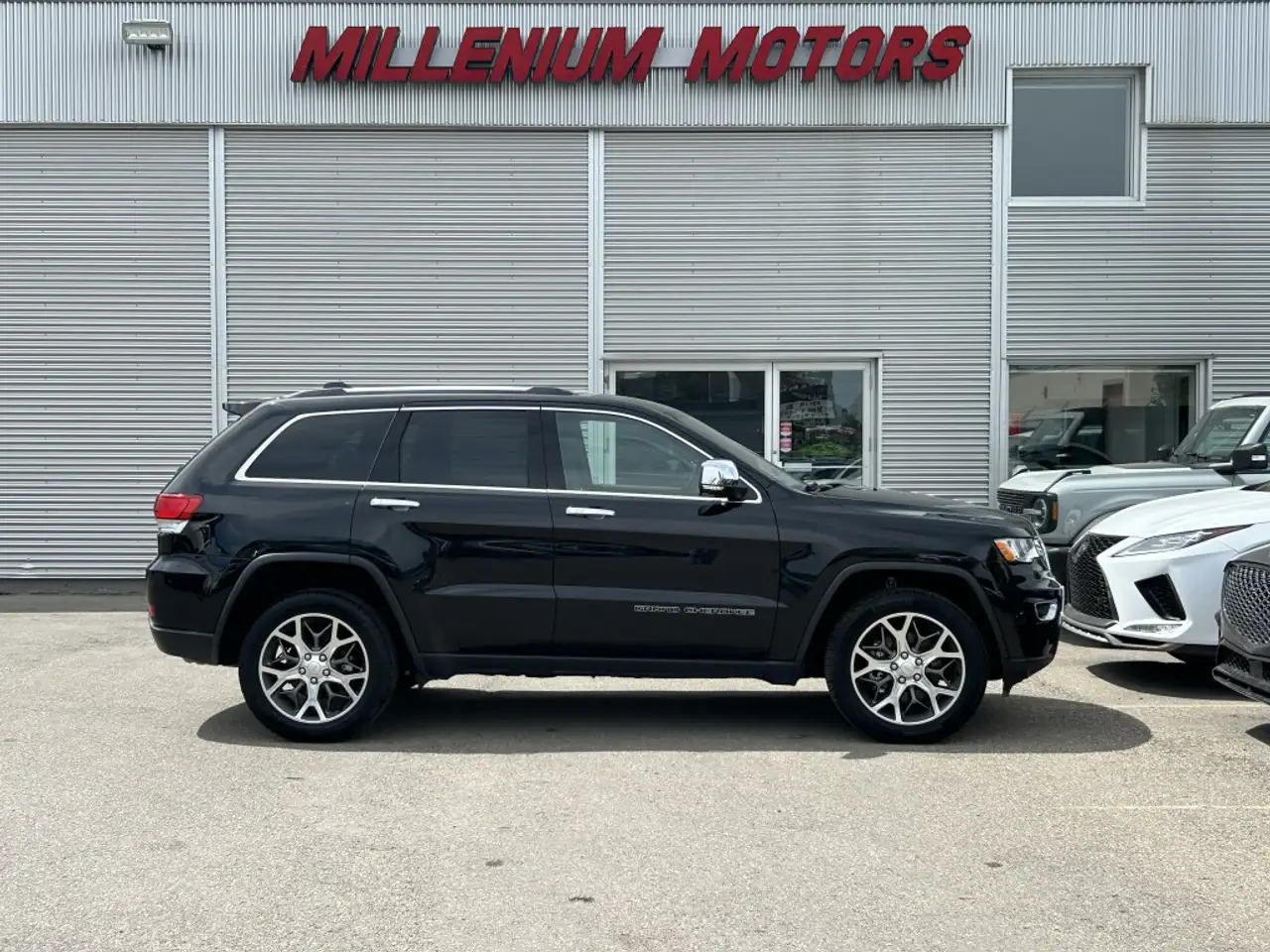Jeep Grand Cherokee снимка Jeep Grand Cherokee