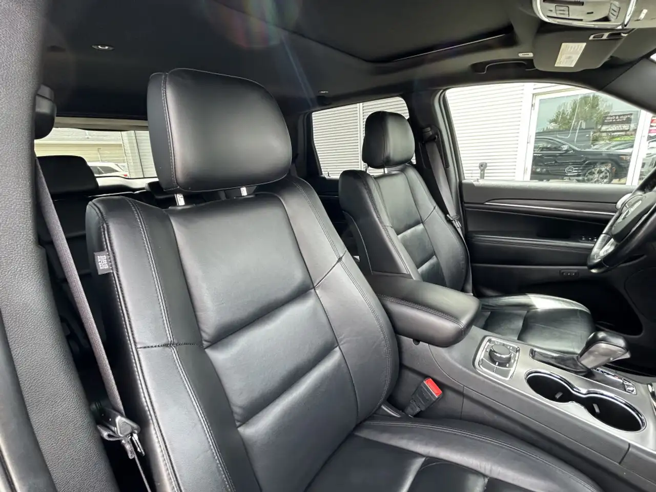 Jeep Grand Cherokee снимка Jeep Grand Cherokee