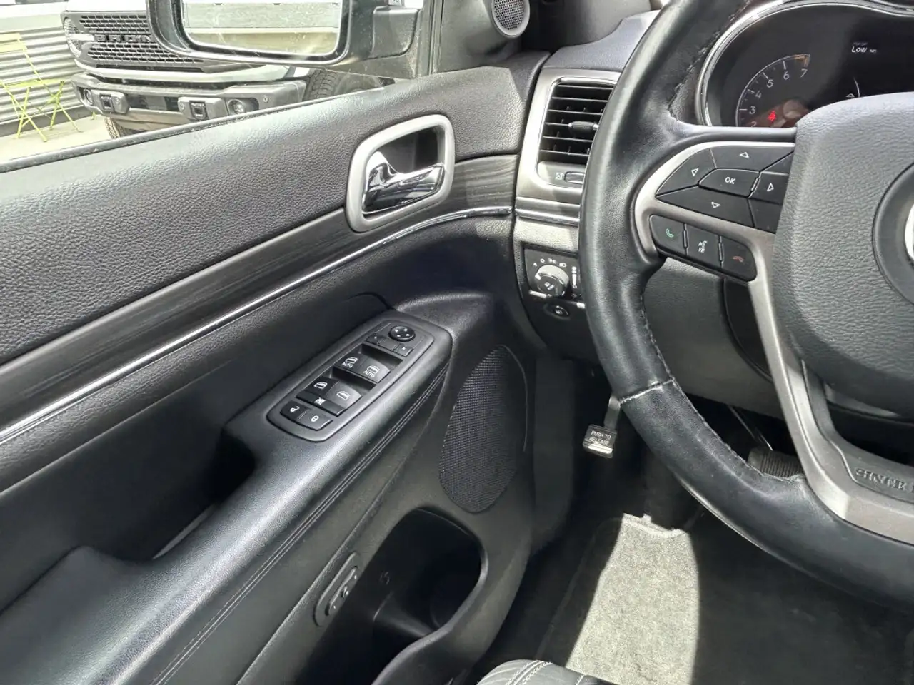 Jeep Grand Cherokee снимка Jeep Grand Cherokee
