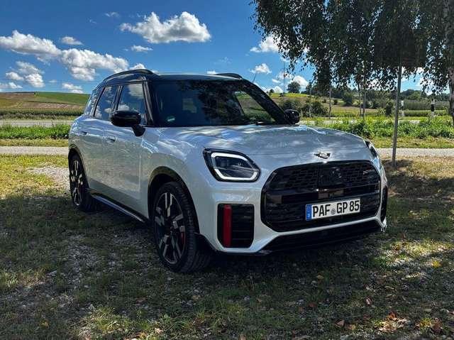 Imagine MINI Cooper Countryman COUNTRYMAN JCW ALL4