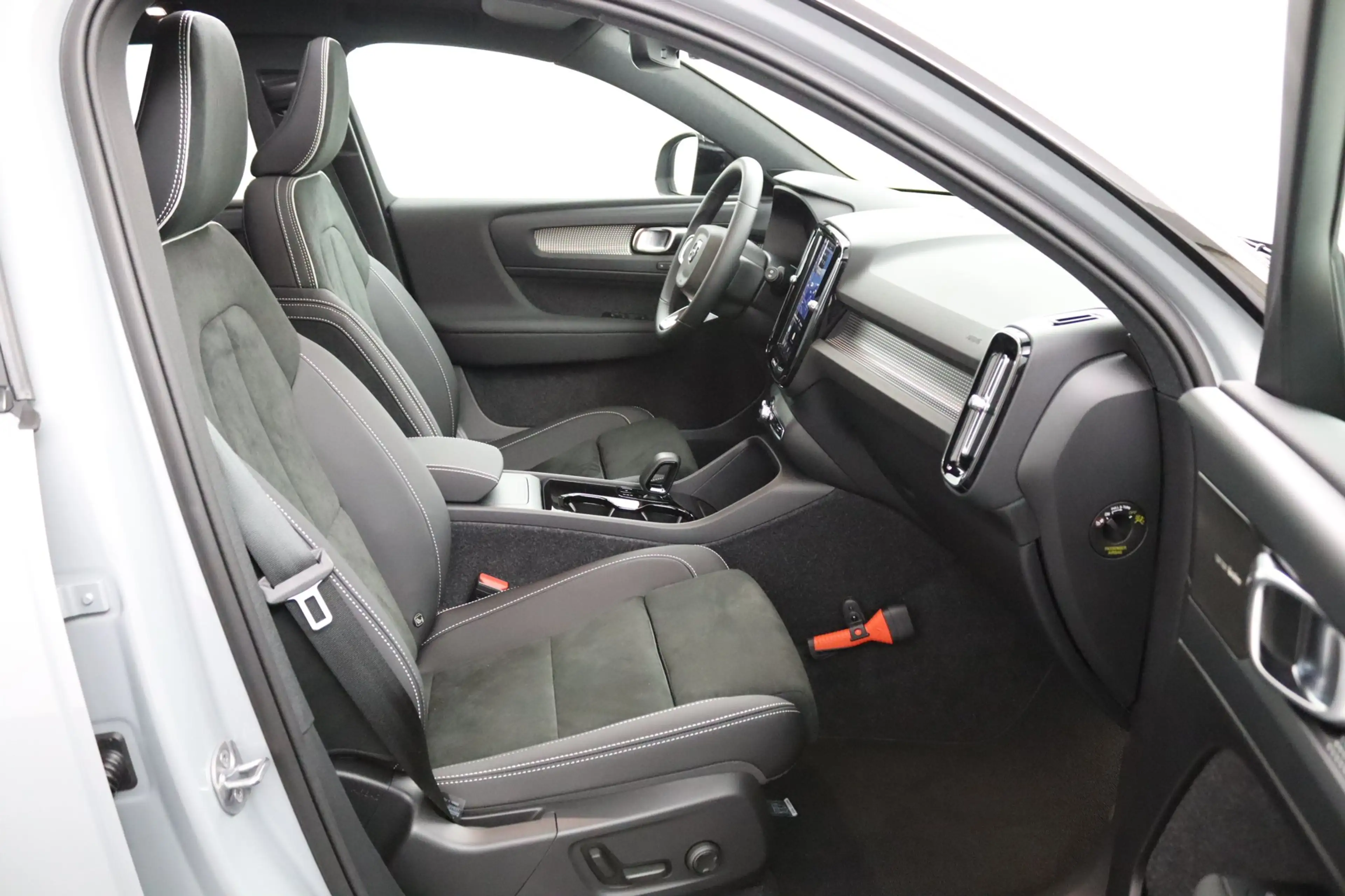 Volvo EX40 Single Motor Extended Range Ultra Europa 82 kWh | — photo 6