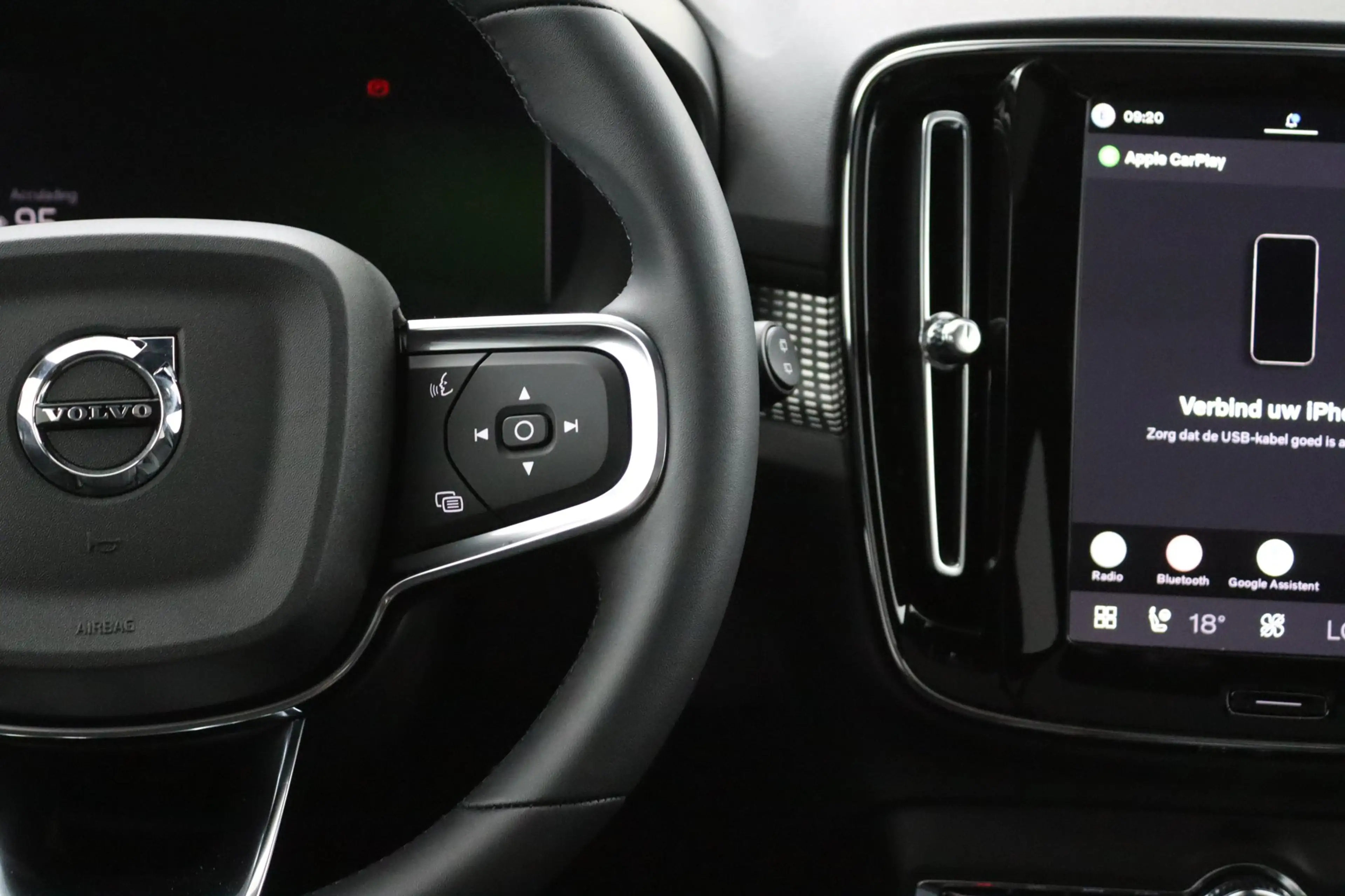 Volvo EX40 Single Motor Extended Range Ultra Europa 82 kWh | — photo 15