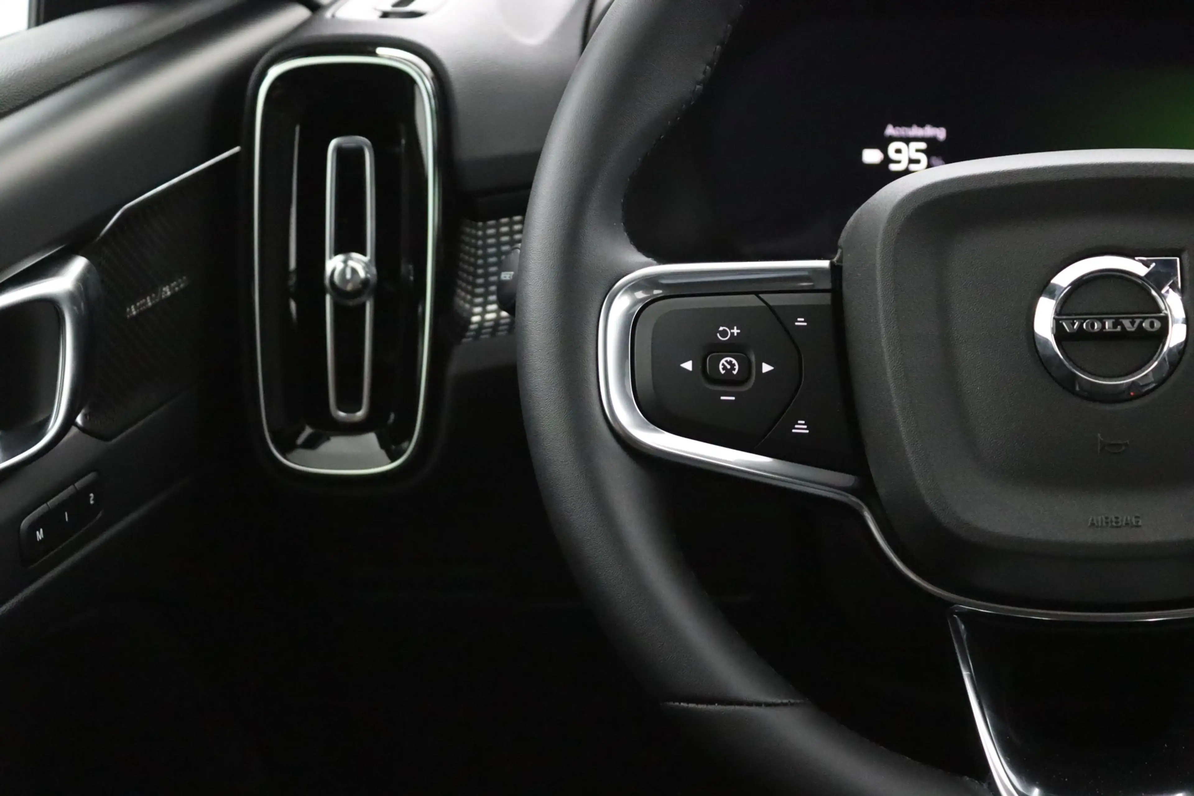 Volvo EX40 Single Motor Extended Range Ultra Europa 82 kWh | — photo 13