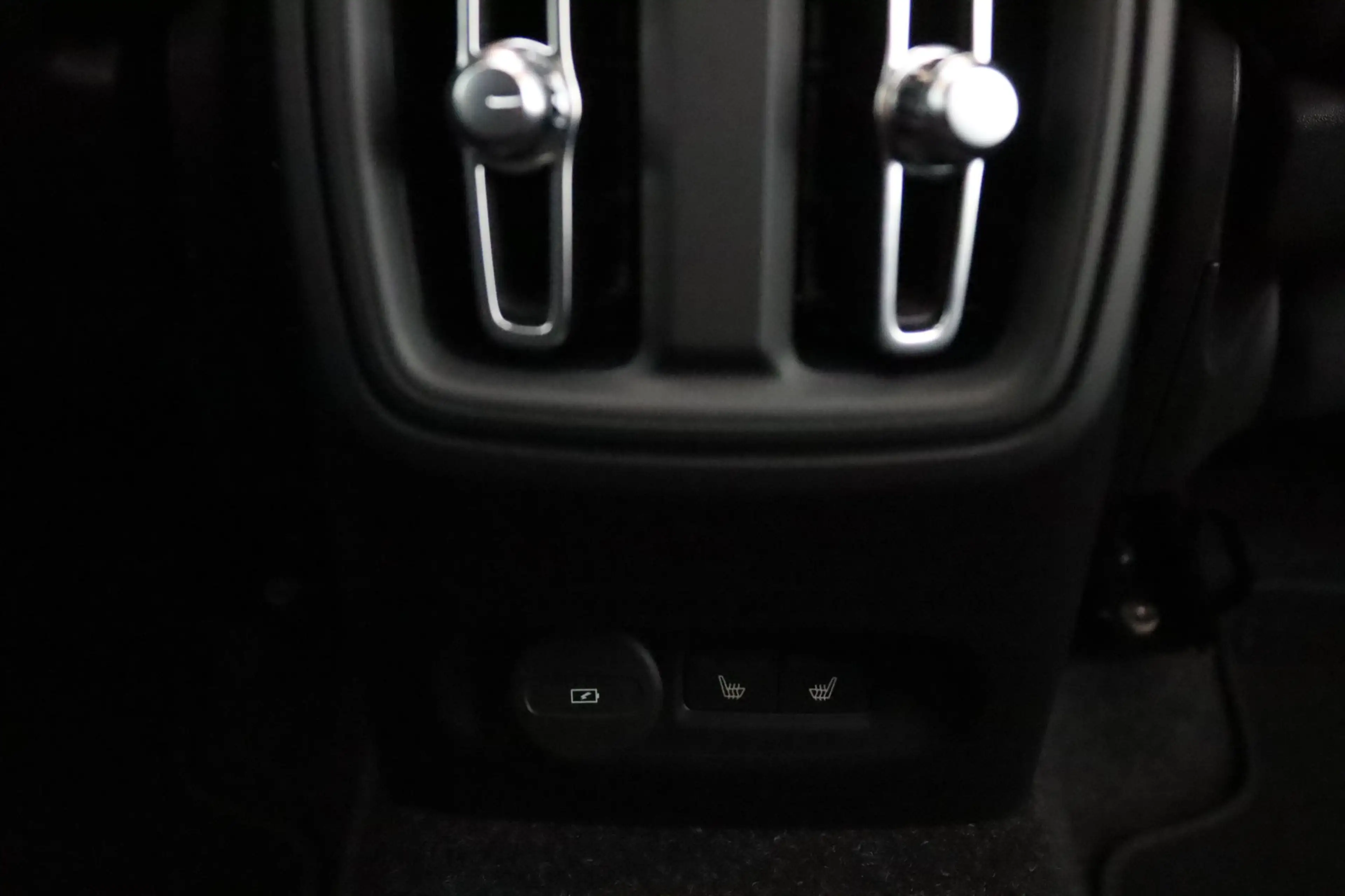 Volvo EX40 Single Motor Extended Range Ultra Europa 82 kWh | — photo 28