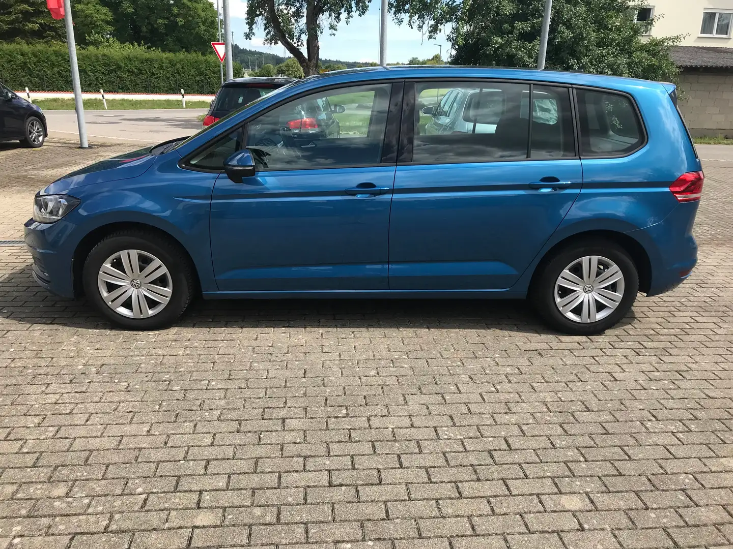Volkswagen Touran 1.6TDI Trendl. BMT/Start-Stop (5T1) DPF Klima AHK Blau - 2