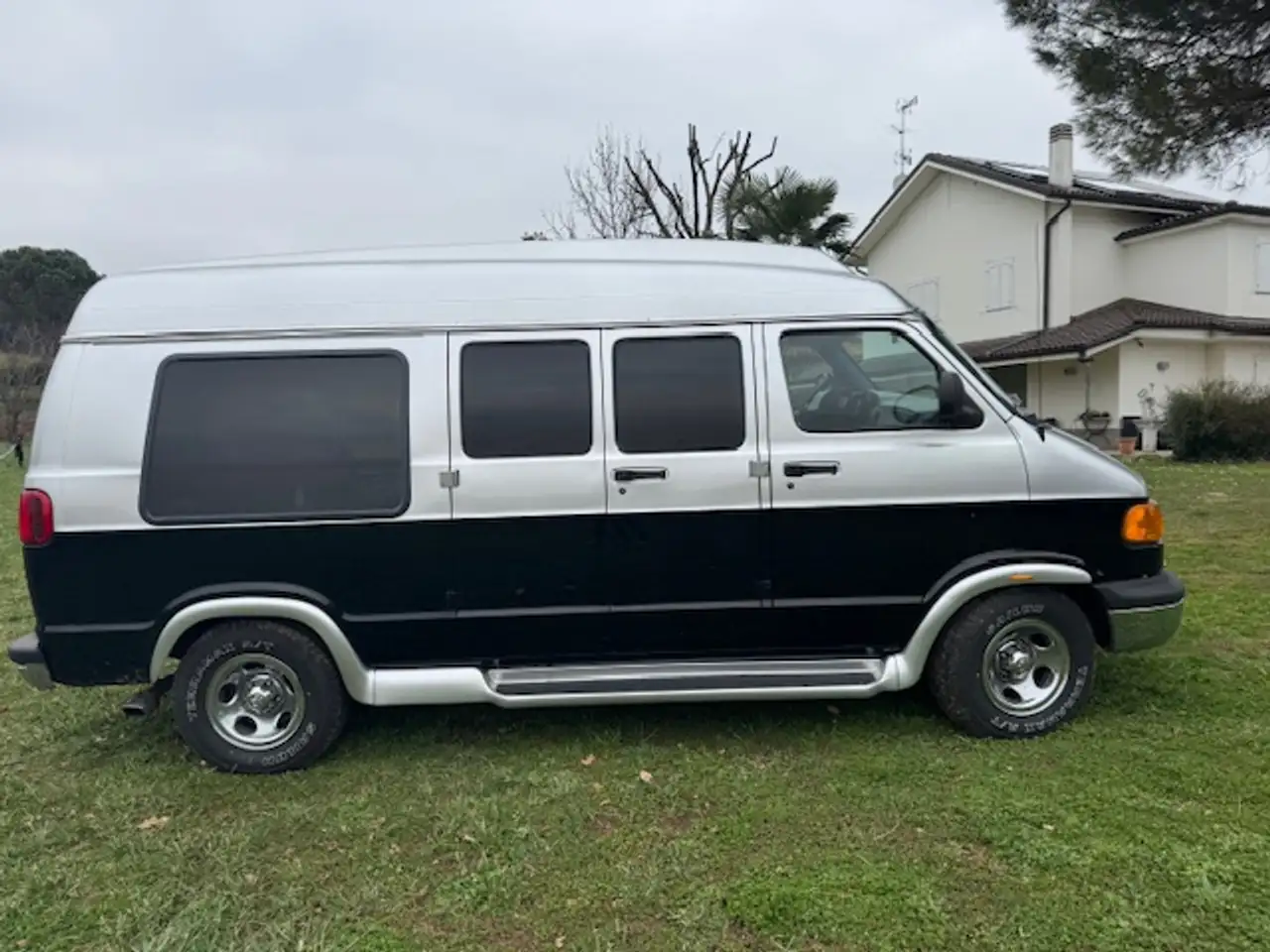 Dodge RAM 1500 VAN, foto 3