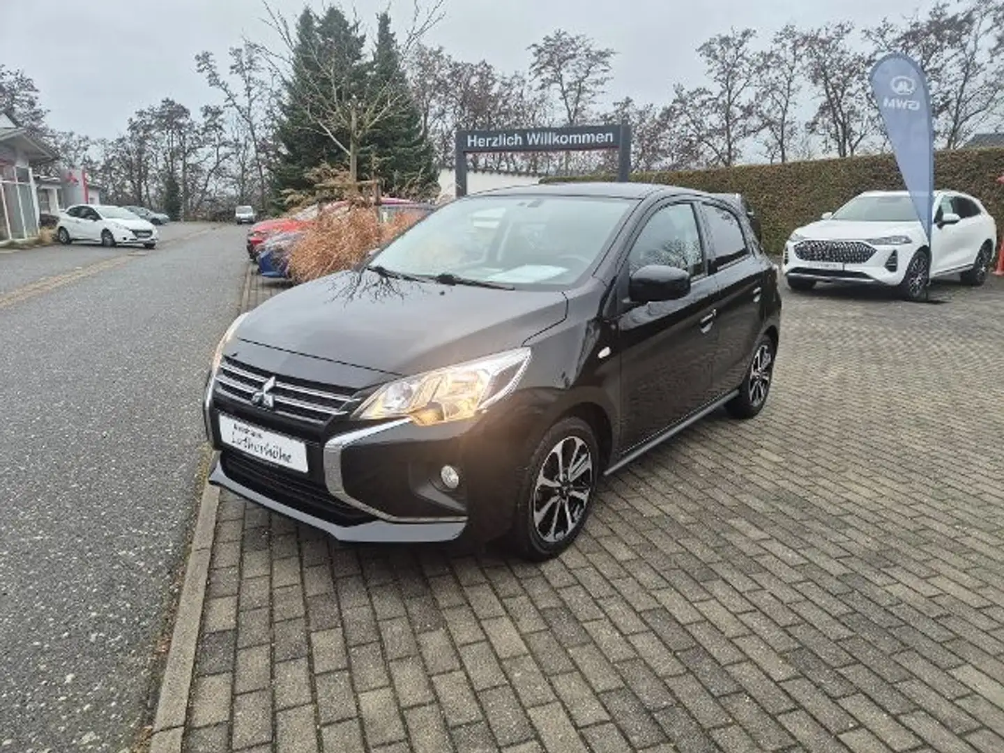 Mitsubishi Space Star Select+ 1.2 MIVEC ClearTec 5-Gang Noir - 1