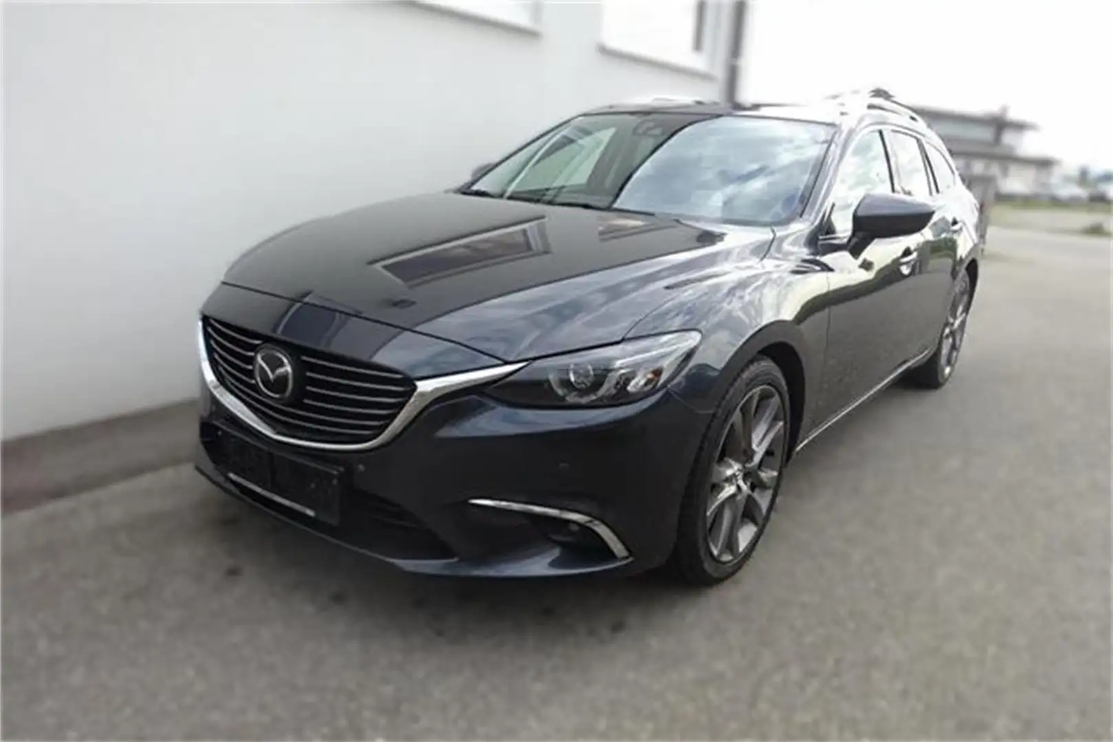 Mazda 6 Sport Combi CD175 Revolution Top AWD Aut. Grau - 2