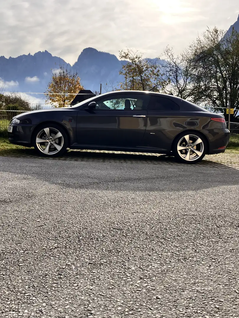 Alfa Romeo GT 2,0 JTS Distinctive - 1