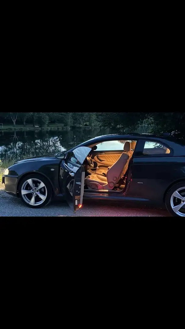 Alfa Romeo GT 2,0 JTS Distinctive - 2