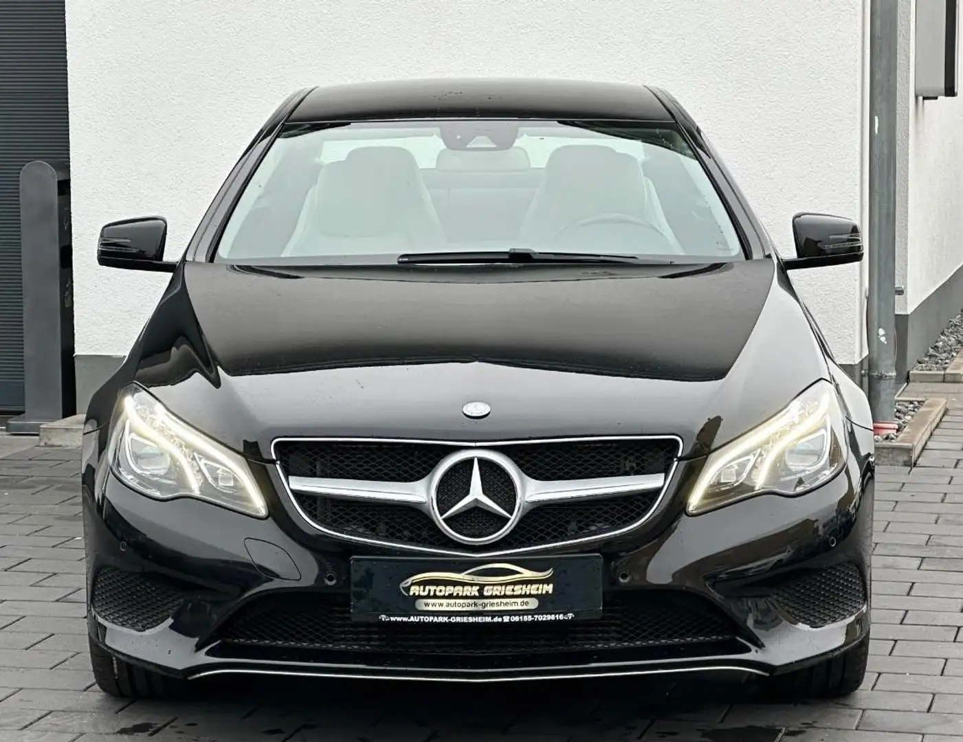 Mercedes-Benz E 200 Coupe 7G*SPORT-PAKET*2HD*NAVI*T.LEDER*PDC* Noir - 2