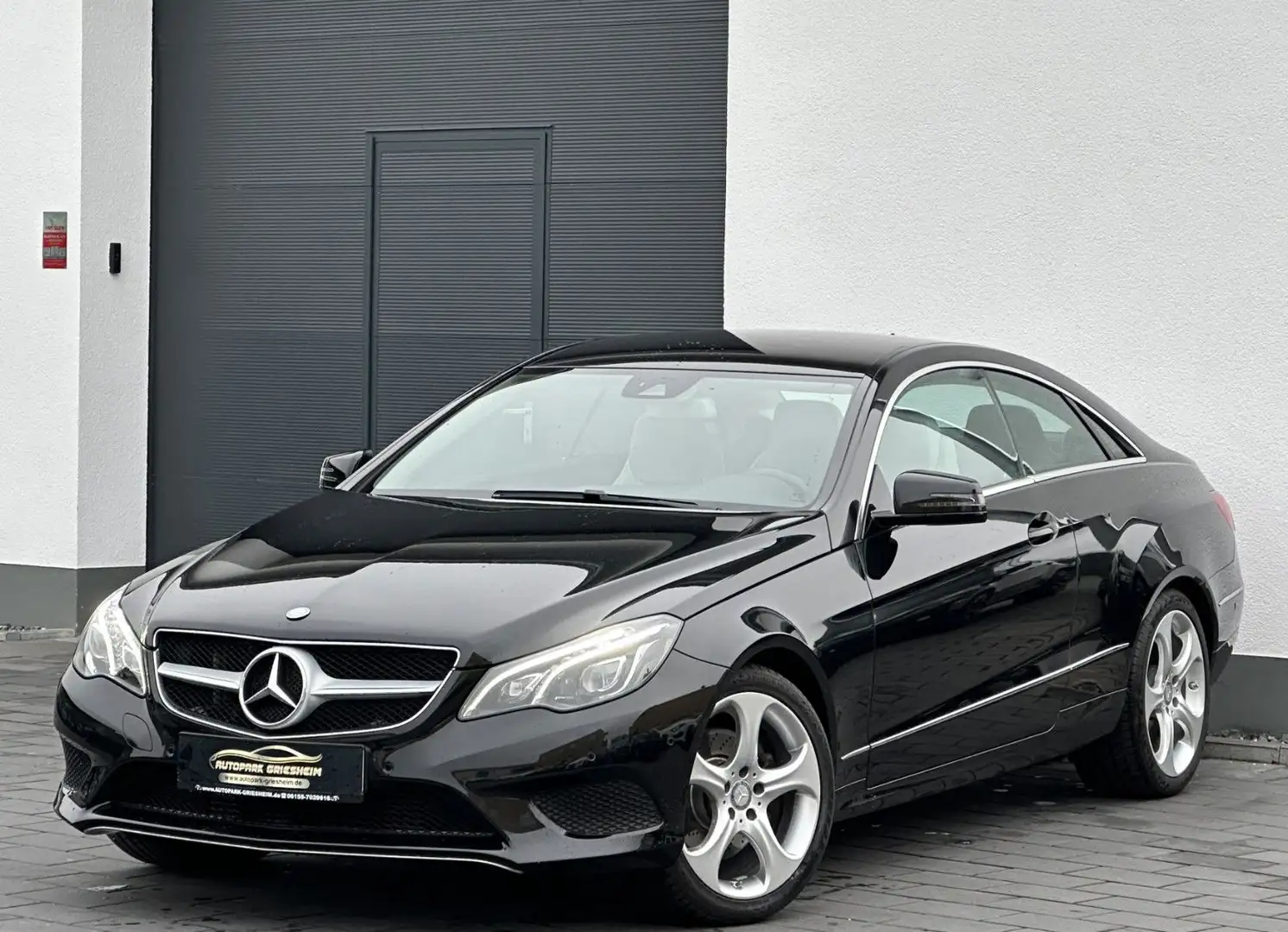 Mercedes-Benz E 200 Coupe 7G*SPORT-PAKET*2HD*NAVI*T.LEDER*PDC* Noir - 1