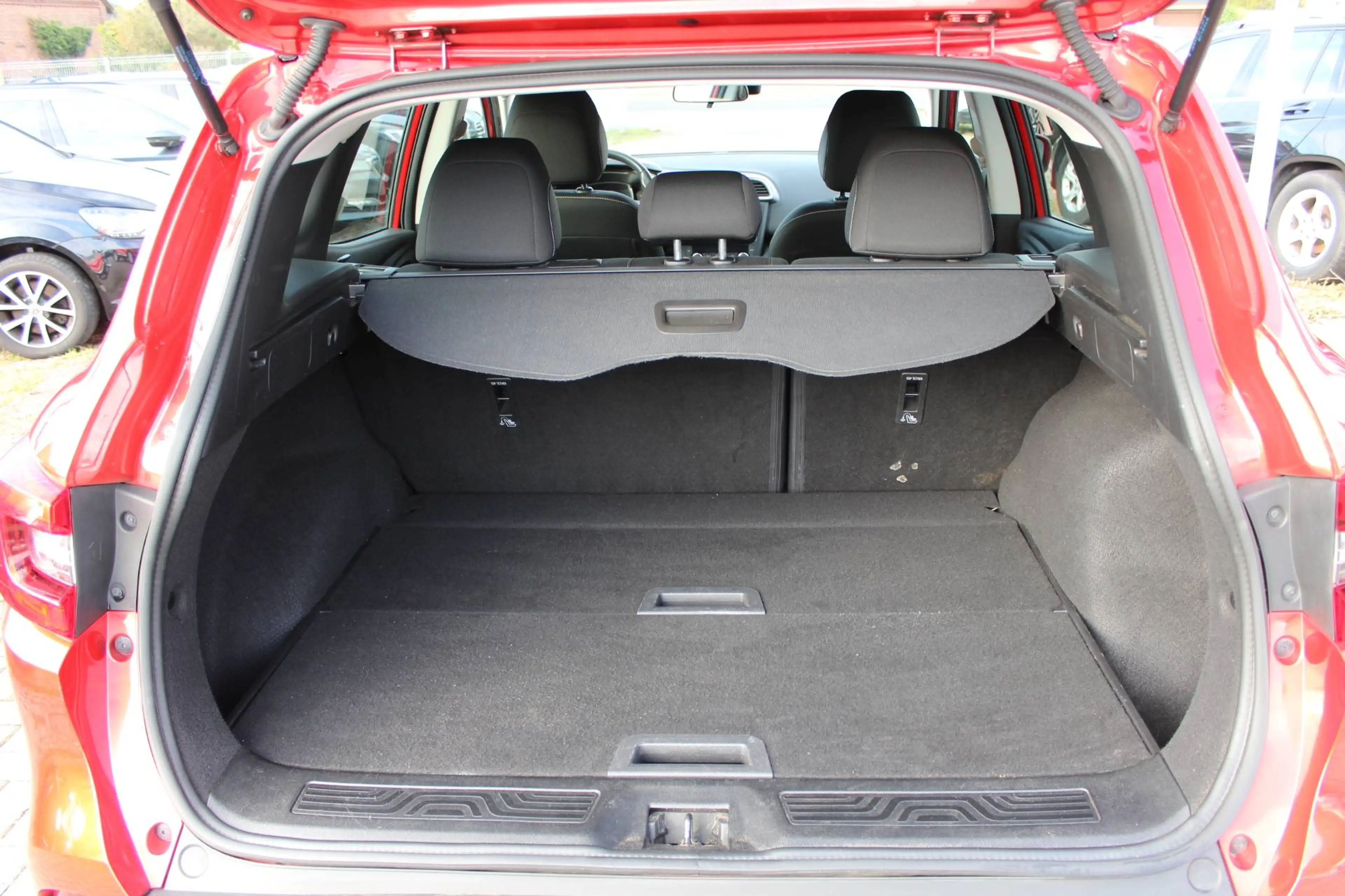 Renault Kadjar Business Edition 1.2 TCE Automatik Navi PDC Tempo — photo 8