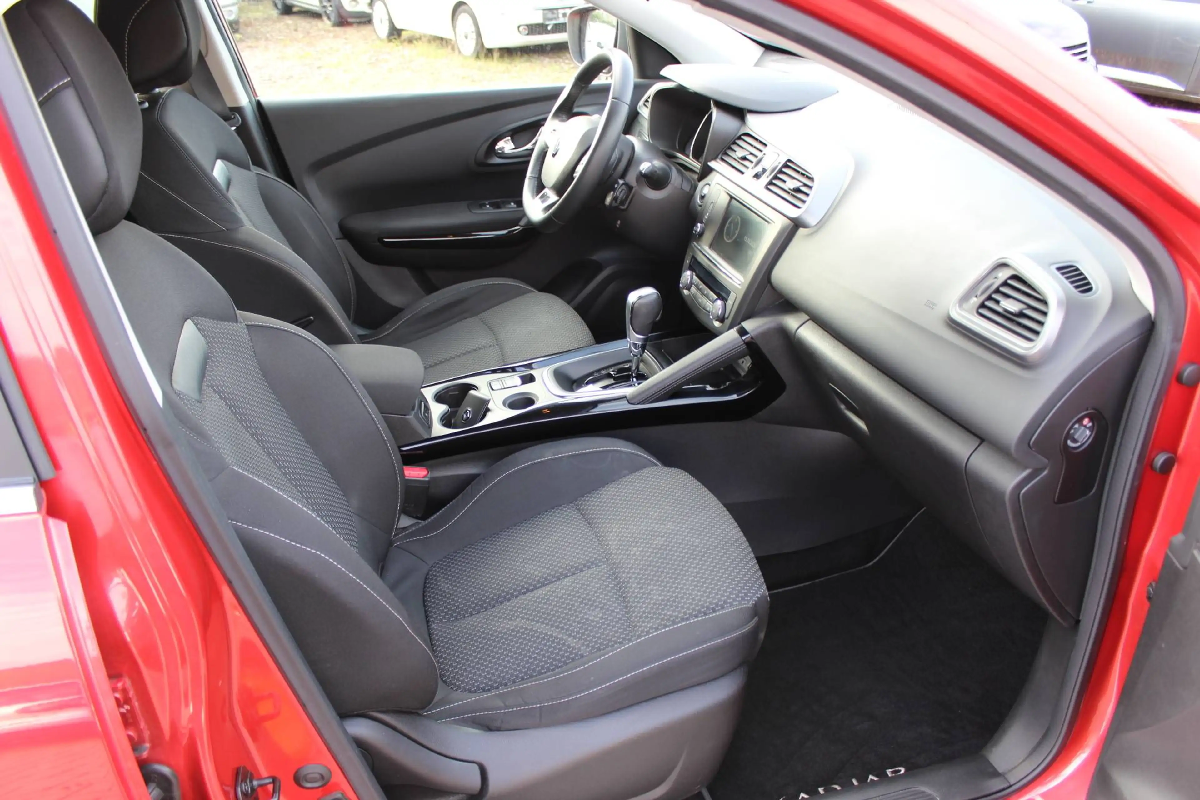 Renault Kadjar Business Edition 1.2 TCE Automatik Navi PDC Tempo — photo 6