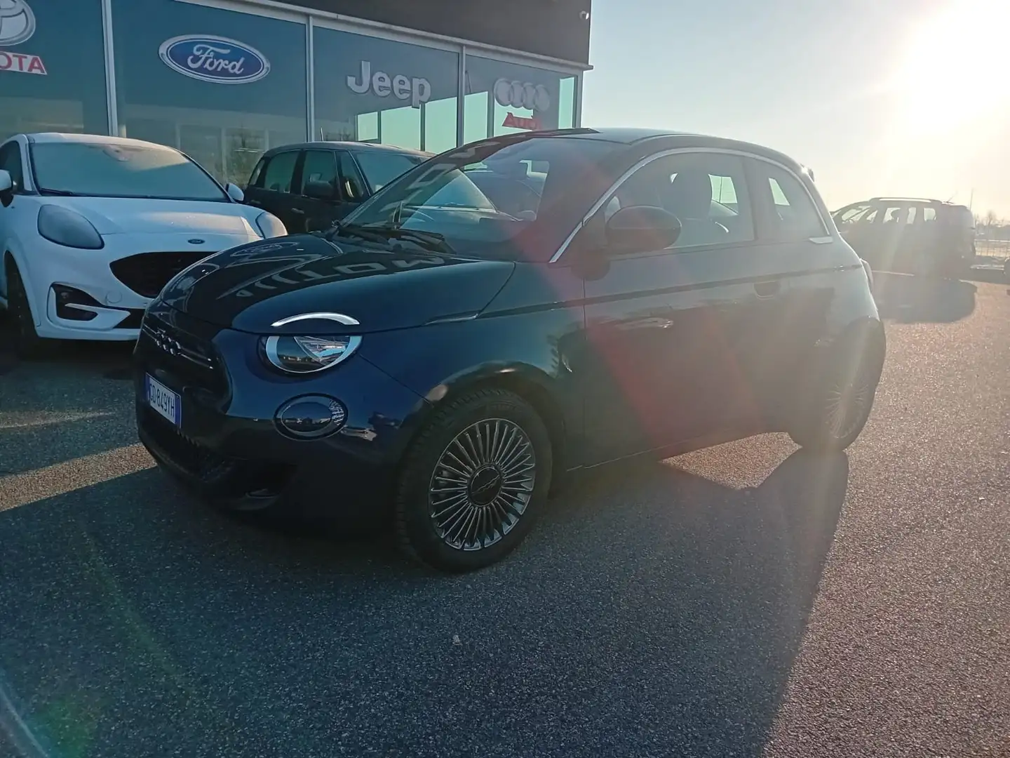 Fiat 500e 42 kWh Ikon PREZZO VERO pari al nuovo! Blu/Azzurro - 2