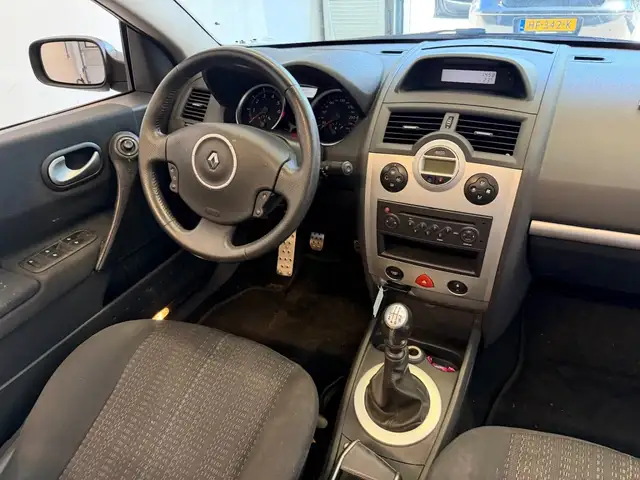 Renault Megane view 8