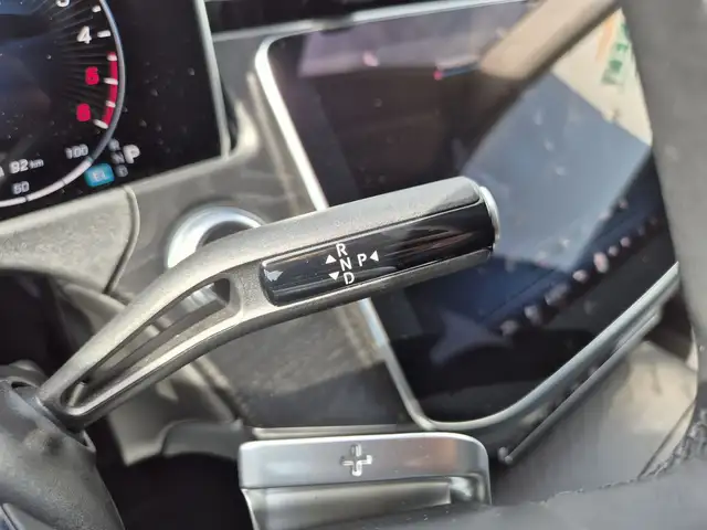 Mercedes-Benz 300 view 10
