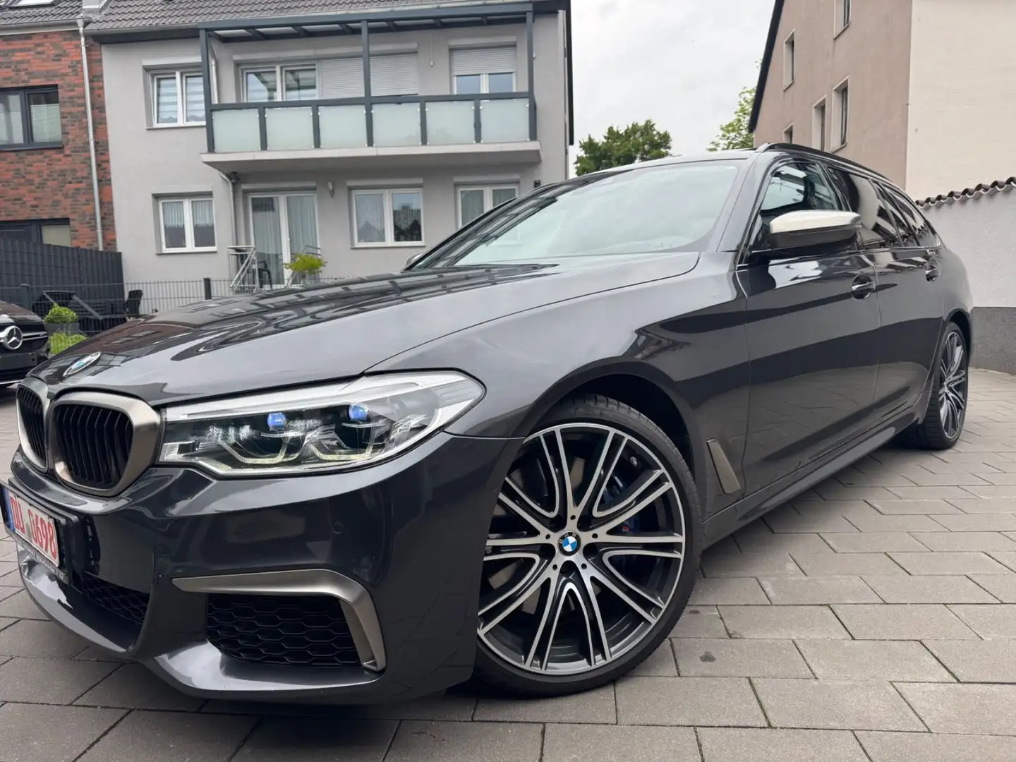 BMW 550 d xDrive*Panorama*Head-Up*Soft-Close*Massage Gri - 1