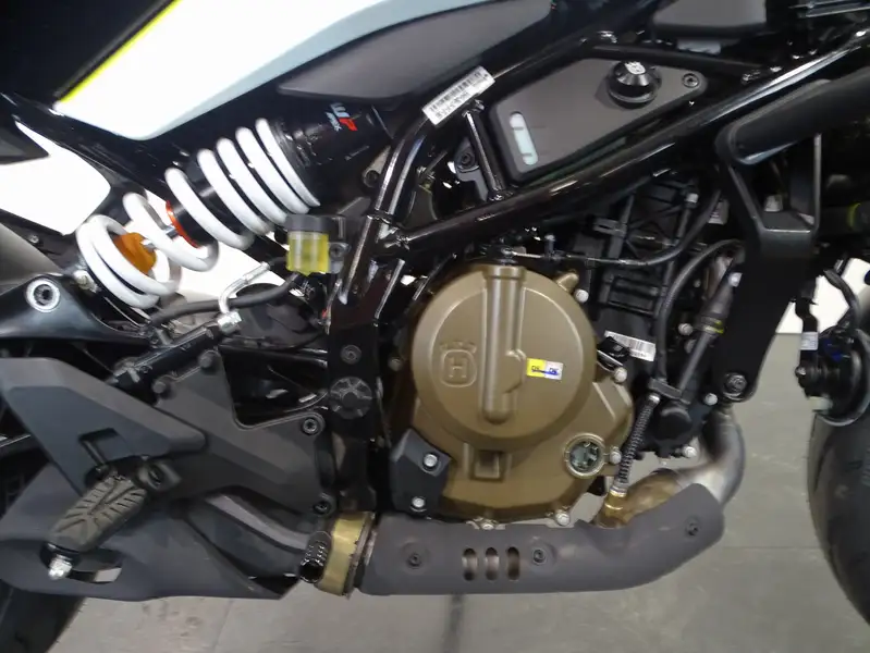 Husqvarna Vitpilen - foto 6