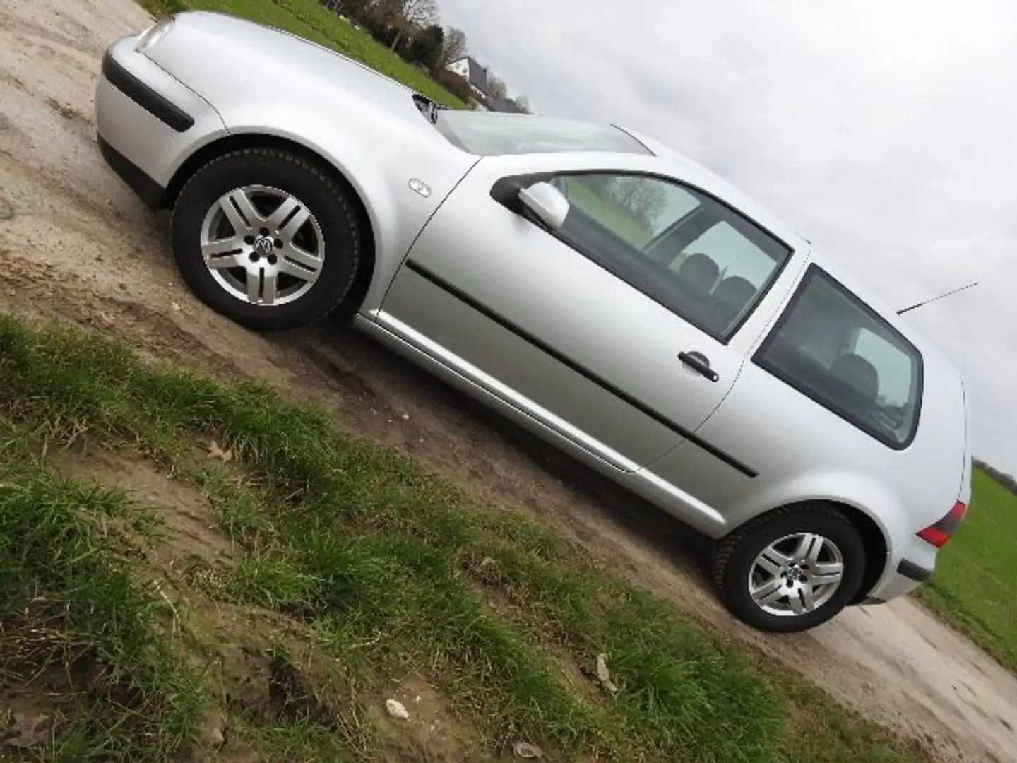 Volkswagen Golf 1.Hand. von Oma gefahren.Klima.Allwetterreifen! Срібний - 2