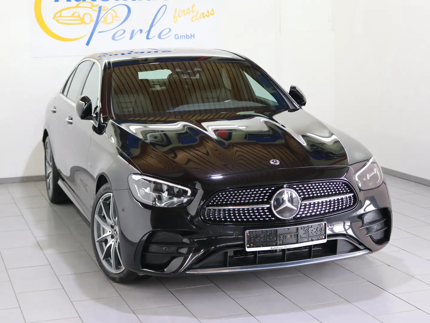 Mercedes-Benz E 300 DE AMG"DESIGNO-HIMMEL"19"DTR""HUP"MMY"360"SOUND Schwarz - 1