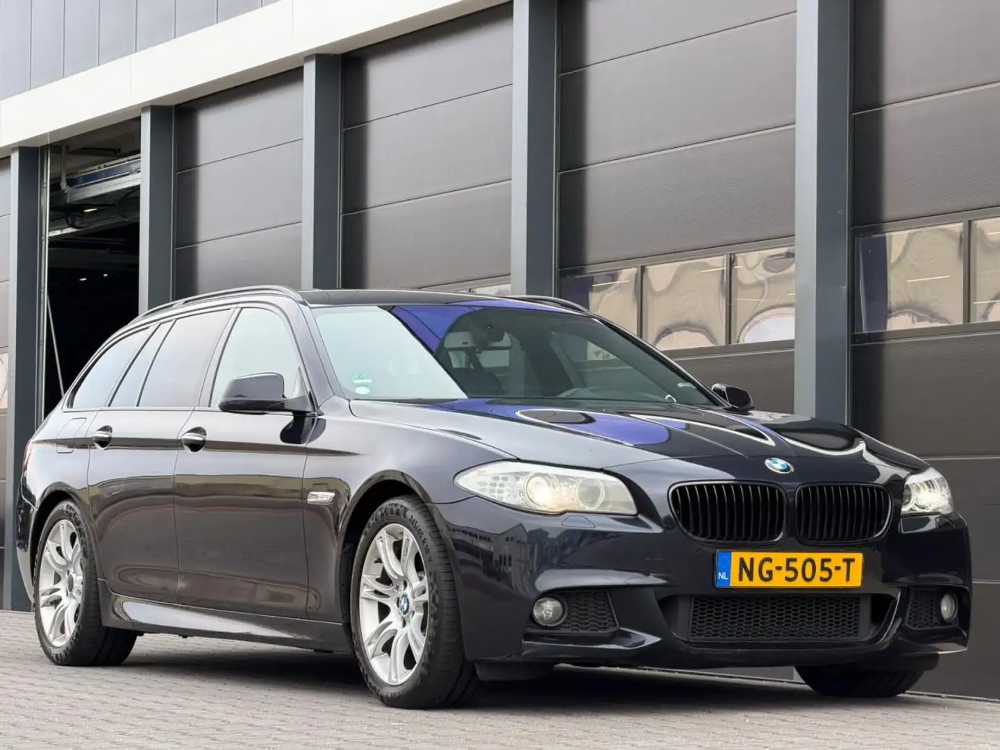 BMW 530 5-serie 530d M-Pakket Leer Clima PDC Zwart - 2